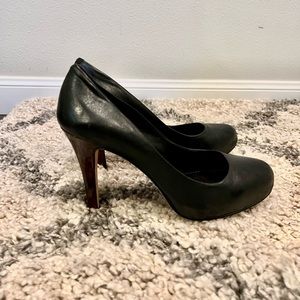 Saks Fifth Avenue black leather tortoise heels
